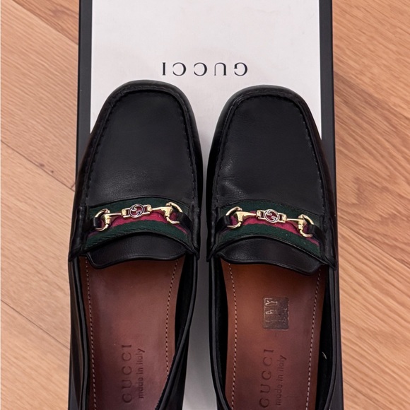 Gucci Black Leather Loafers with Gold and Green Accents - Picture 1 of 9